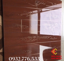 Gạch bóng kiếng khắc kim 80x80 vân gỗ nâu đỏ