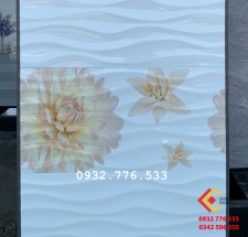 Gạch 30x60 họa tiết hoa cúc ốp tường