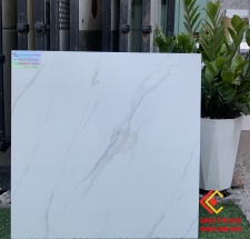 Gạch 60x60 màu trắng sọc mẫu mới 2021