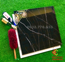 Gạch 80x80 màu đen sọc trắng